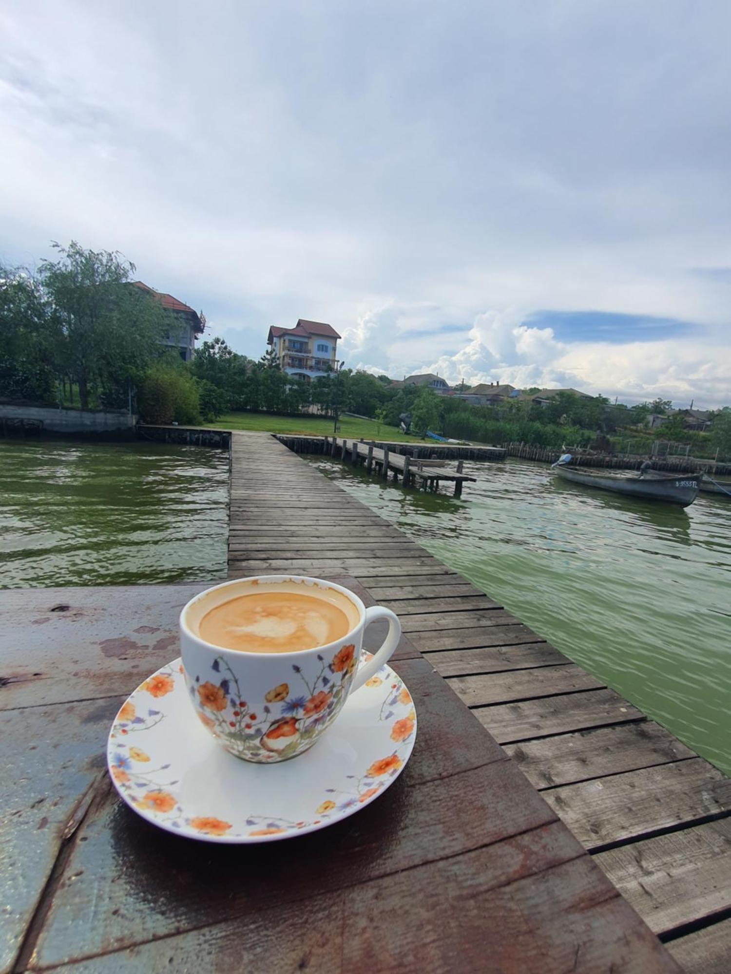 Poarta Apelor Hotel Sarichioi Ngoại thất bức ảnh