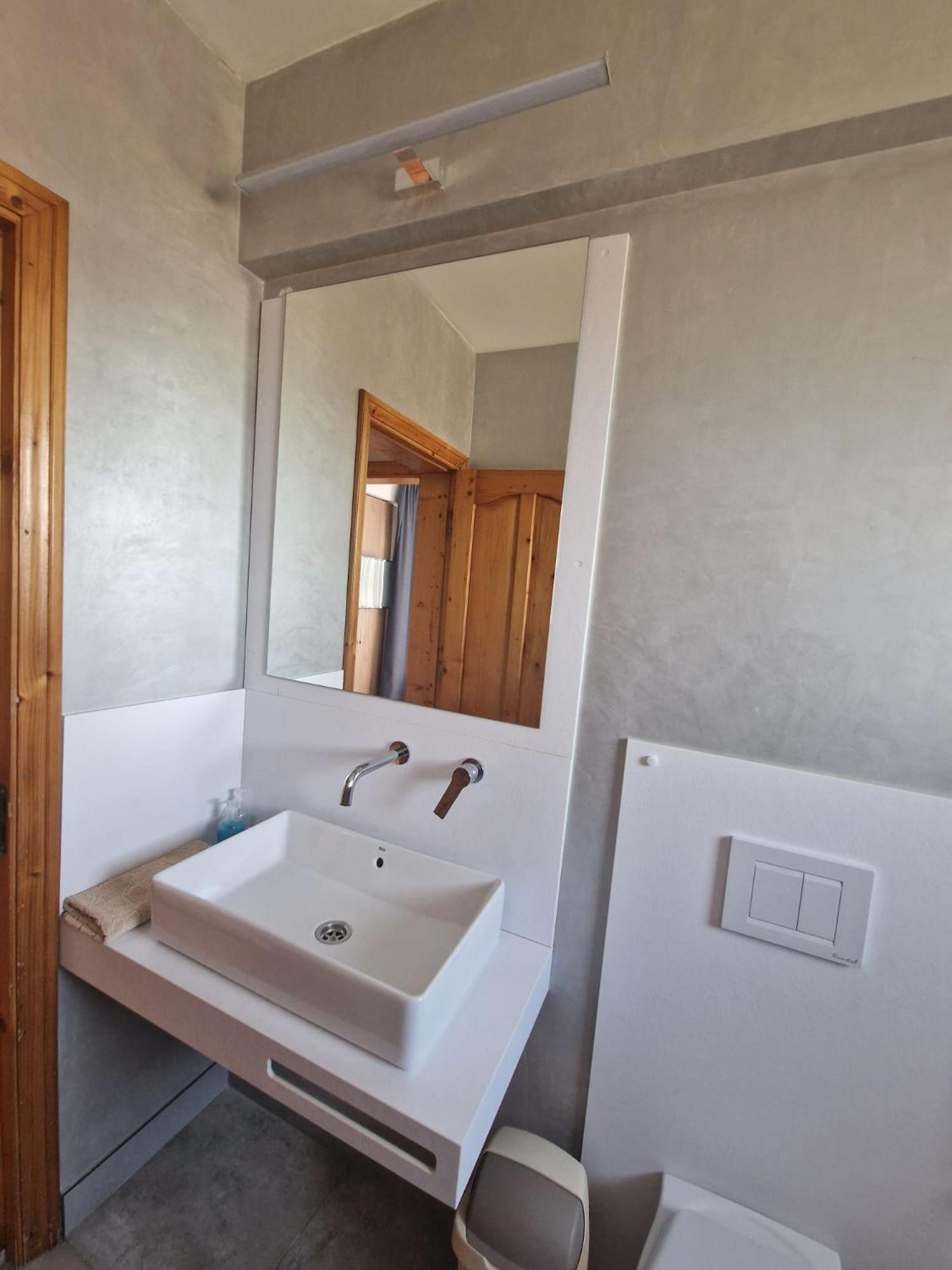 Poarta Apelor Hotel Sarichioi Ngoại thất bức ảnh