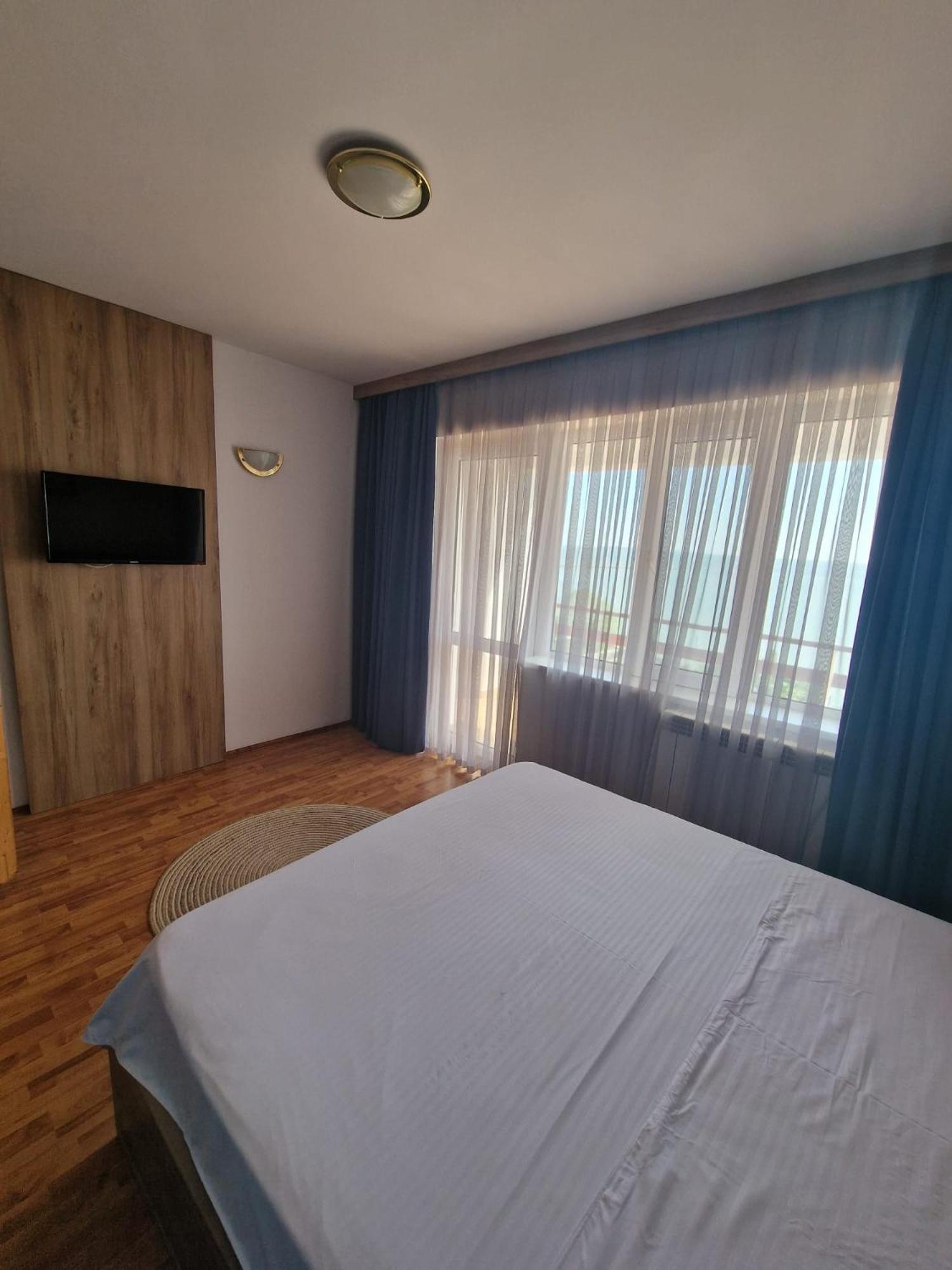 Poarta Apelor Hotel Sarichioi Ngoại thất bức ảnh